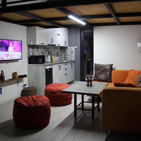 Shota'S Apartment Tbilisi Esterno foto